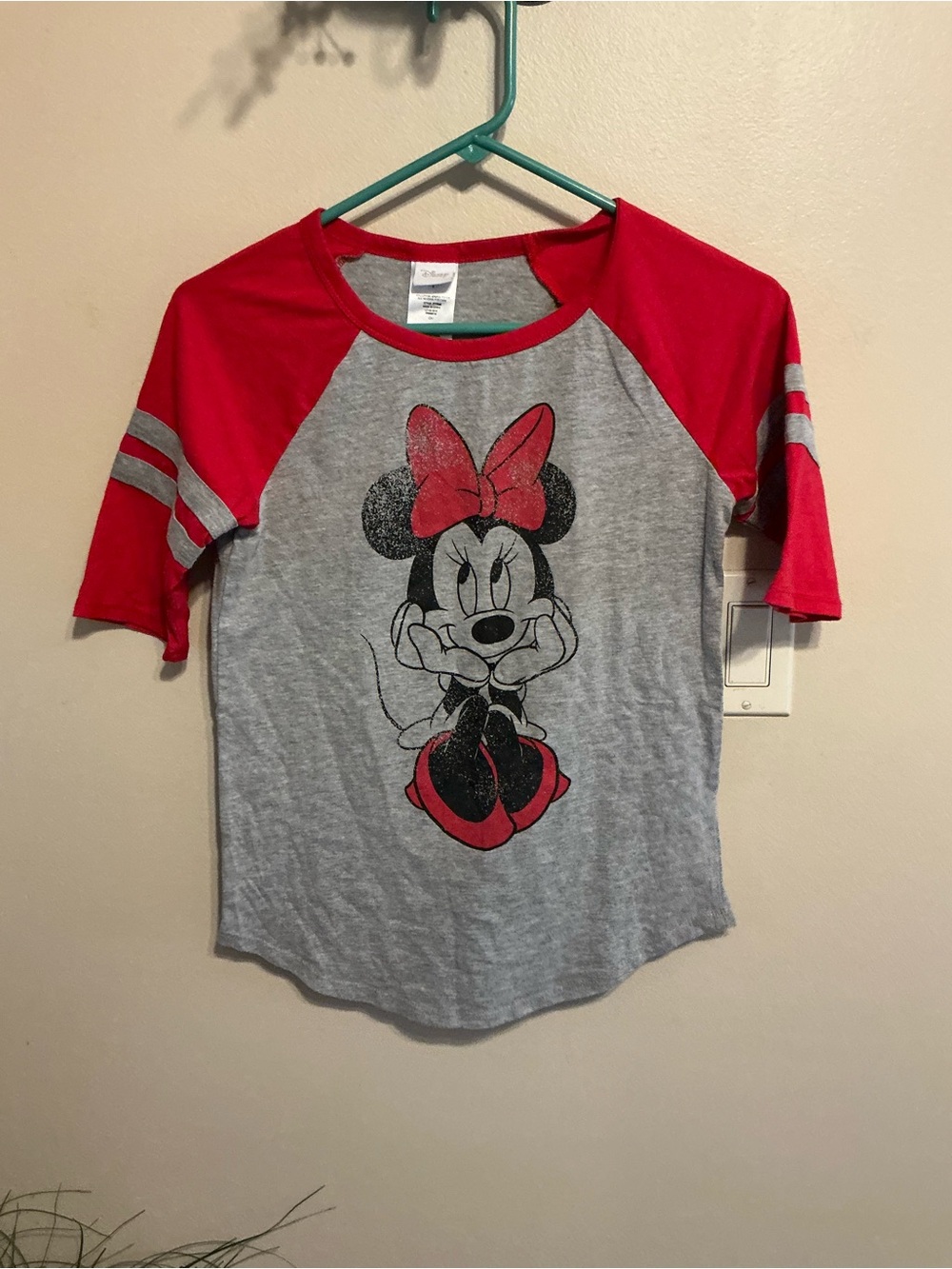 Disney Minnie Mouse Graphic Tee – Size CH Small - Picture 2 of 5